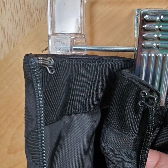 TALBOTS Black Velvet Plaid Print A-Line Pleated Skirt Size 2 - Picture 5 of 6